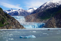 alaska tracy arm fjord sawyer glacier