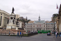 plaza sotomayor valparaiso, chile