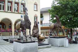 sculptures rathaus vaduz liechtenstein